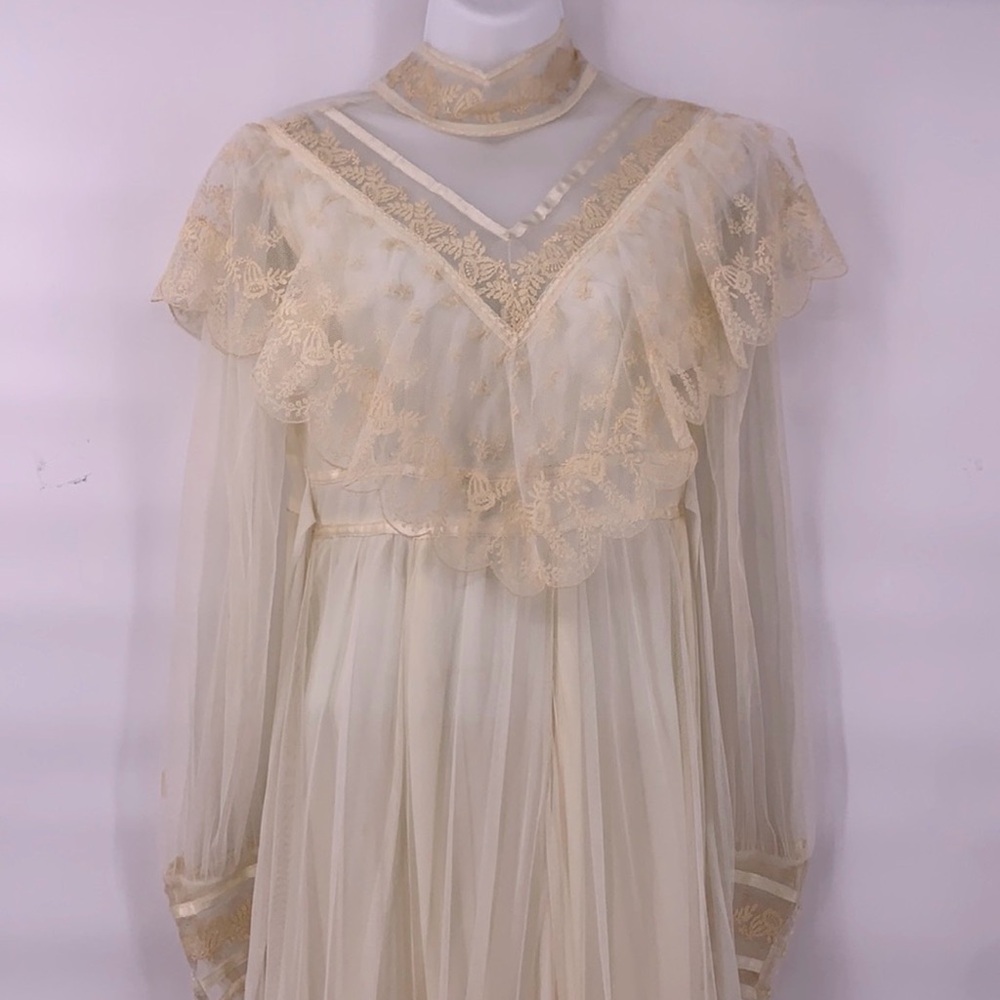 Gunne Sax Cream Lace Dress - Picture 3 of 14
